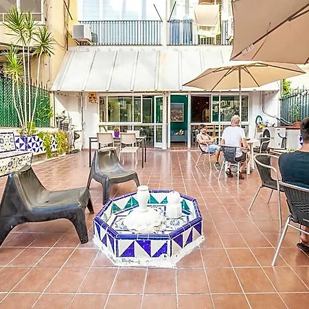 Fabrizzios Terrace 호스텔 *