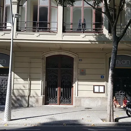 Fabrizzios Terrace Hostel *